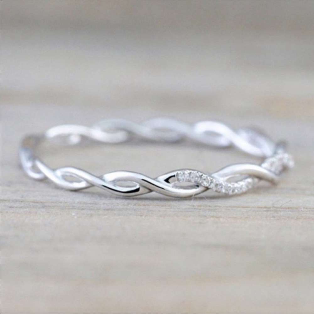 TWISTED 925 STERLING SILVER DIAMOND RING, CUTE RING, SHINY RING. - Picture 3 of 3